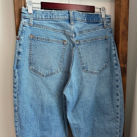 Abercrombie Curve Love Ultra High Rise 90s Straight Jean - Picture 7 of 9
